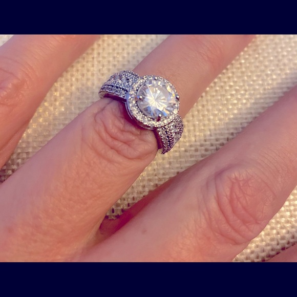 SOLD FREE SHIPPING NEW 925 Silver Halo Ring - Picture 4 of 5